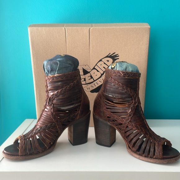 Freebird by Steven Bela Sandals, Cognac Lattice Weave Heeled Shoes - Picture 5 of 8